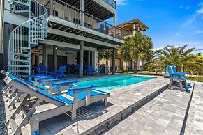 Salty Sue 6 Bedroom Home