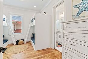 Salty Sue 6 Bedroom Home