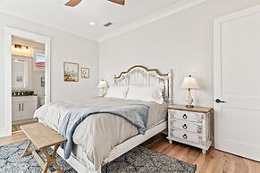 Salty Sue 6 Bedroom Home