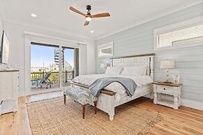 Salty Sue 6 Bedroom Home