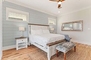 Salty Sue 6 Bedroom Home