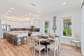 Salty Sue 6 Bedroom Home