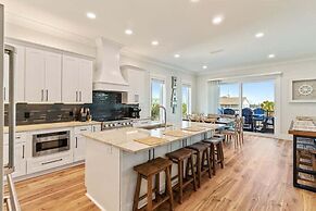 Salty Sue 6 Bedroom Home