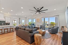 Salty Sue 6 Bedroom Home