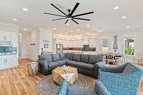 Salty Sue 6 Bedroom Home