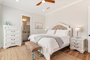 Salty Sue 6 Bedroom Home