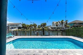 Salty Sue 6 Bedroom Home