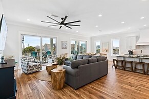 Delta Dawn 6 Bedroom Home