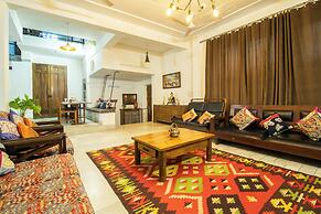 Opulent Antique 6BR Villa in Gurugram