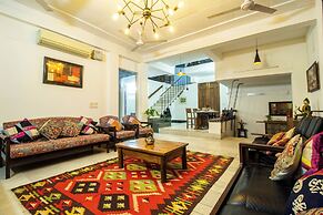 Opulent Antique 6BR Villa in Gurugram