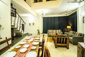 Opulent Antique 6BR Villa in Gurugram