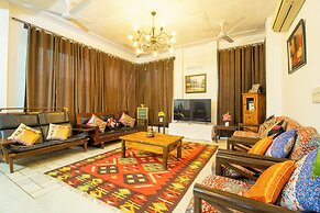 Opulent Antique 6BR Villa in Gurugram