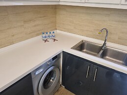 Charming Amman Apartment With Central Air-con & Street Parking