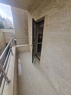 Charming Amman Apartment With Central Air-con & Street Parking