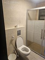 Charming Amman Apartment With Central Air-con & Street Parking