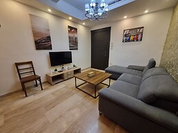 Charming Amman Apartment With Central Air-con & Street Parking