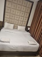 Charming Amman Apartment With Central Air-con & Street Parking