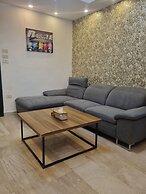 Charming Amman Apartment With Central Air-con & Street Parking