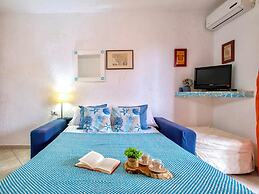 Residence in Marinella just 100 mt from the sea