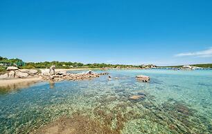 Residence in Marinella just 100 mt from the sea