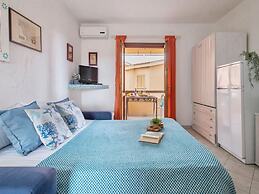 Residence in Marinella just 100 mt from the sea