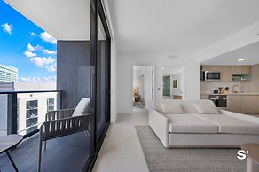 Downtown 1BR Apt with Skyline Views