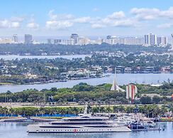 Luxury Downtown 2 BR with Skyline View