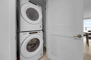 Luxury Downtown 2 BR with Skyline View