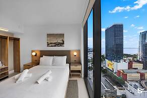 Luxury Downtown 2 BR with Skyline View