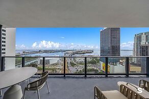 Luxury Downtown 2 BR with Skyline View