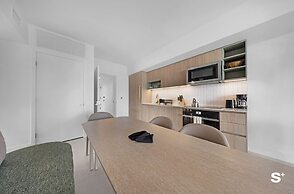 Luxury Downtown 2 BR with Skyline View