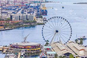 Luxury Downtown 2 BR with Skyline View