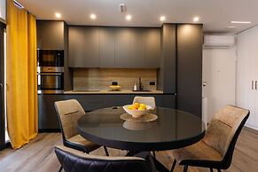 Orange Apartment - Okrug Gornji Seaside Retreat