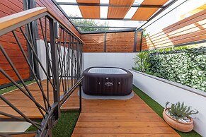 Orange Apartment - Okrug Gornji Seaside Retreat