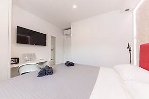 Orange Apartment - Okrug Gornji Seaside Retreat