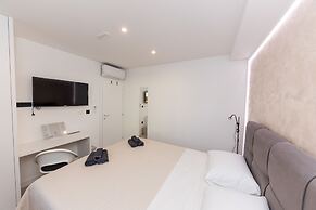 Orange Apartment - Okrug Gornji Seaside Retreat