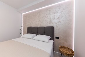 Orange Apartment - Okrug Gornji Seaside Retreat