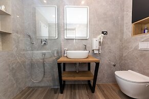 Orange Apartment - Okrug Gornji Seaside Retreat