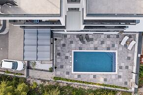 Orange Apartment - Okrug Gornji Seaside Retreat