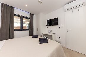 Orange Apartment - Okrug Gornji Seaside Retreat