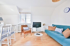 2 Bed House Near Beach with Free Parking