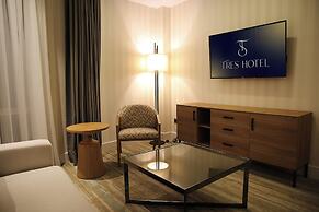 Tress Hotel