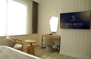 Tress Hotel