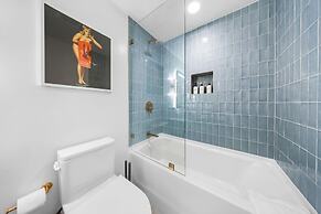 Elegant DTW Living 1BR with City Views