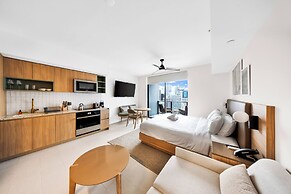 Elegant DTW Living 1BR with City Views