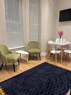 Fitzroy Avenue Apartment Accommodate up to 5guests