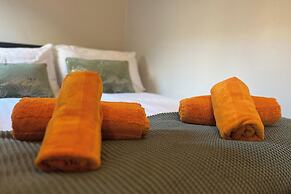 3-bed Central Apartment - Sleeps 5 & Pets Ok