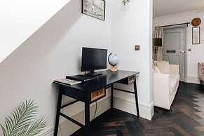 The Emerald - Central Henley 2 Bedroom House - From 145 Per Night