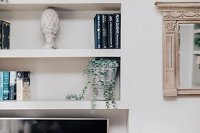 The Emerald - Central Henley 2 Bedroom House - From 145 Per Night