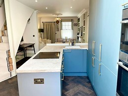 The Emerald - Central Henley 2 Bedroom House - From 145 Per Night